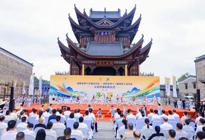 圣火耀银城 实业担使命｜ 辣妹子助力省运会火炬传递 以实干力量传递省运精神